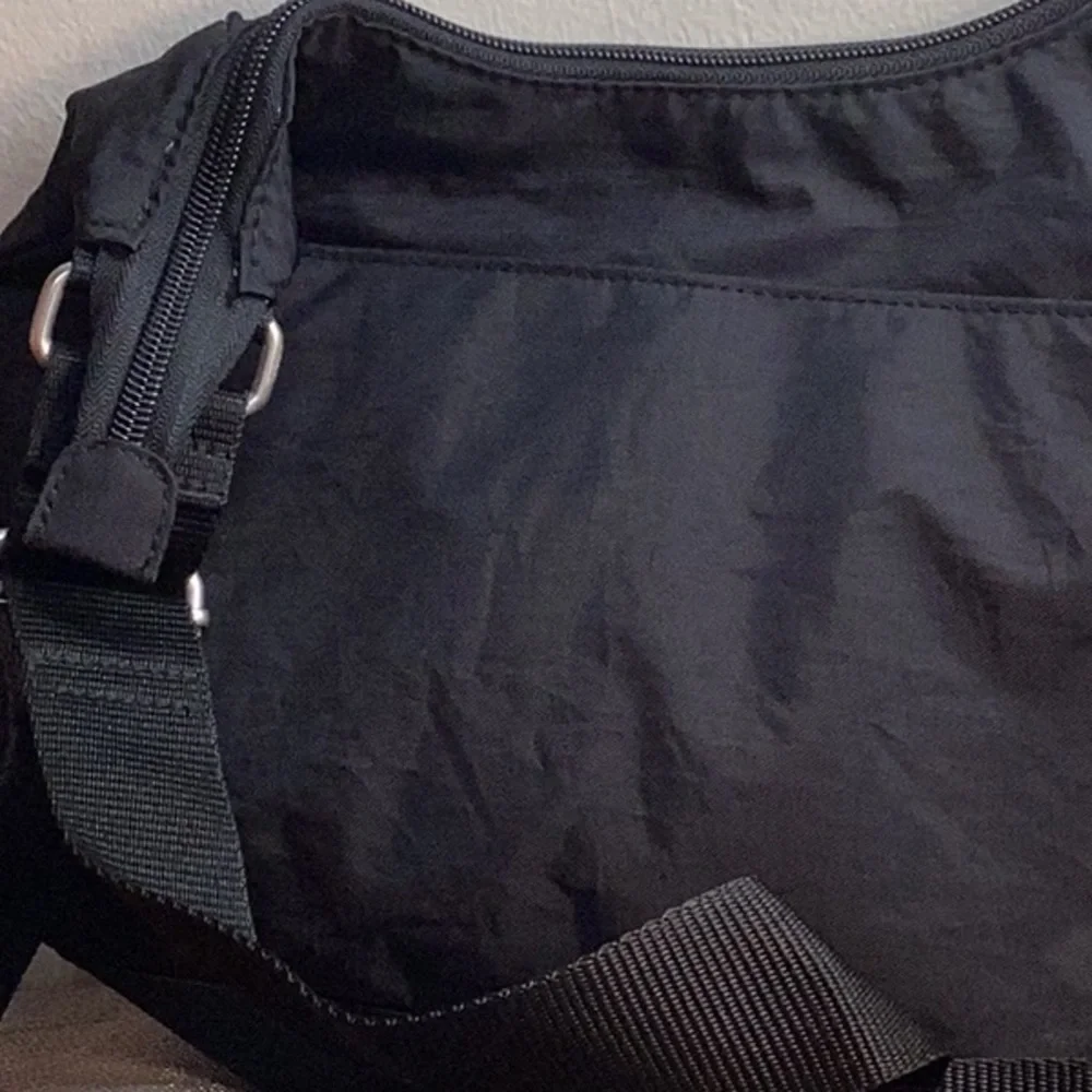 Baggalini black crossbody - Picture 2 of 16